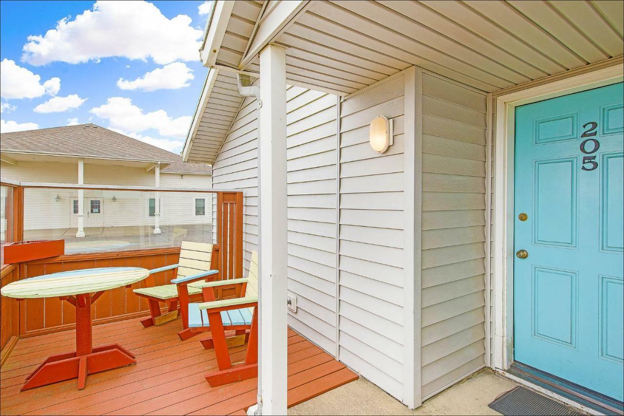 אושן שורס Windjammer Condos מראה חיצוני תמונה